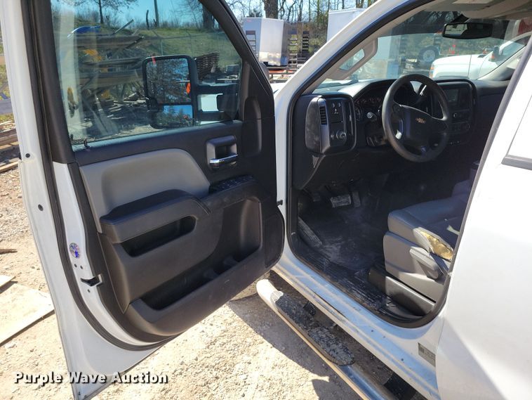 image for item DK4195 2018 Chevrolet Silverado 2500 HD Crew Cab utility bed pickup truck