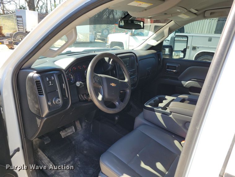 image for item DK4195 2018 Chevrolet Silverado 2500 HD Crew Cab utility bed pickup truck