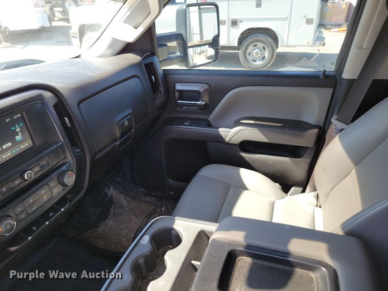 image for item DK4195 2018 Chevrolet Silverado 2500 HD Crew Cab utility bed pickup truck