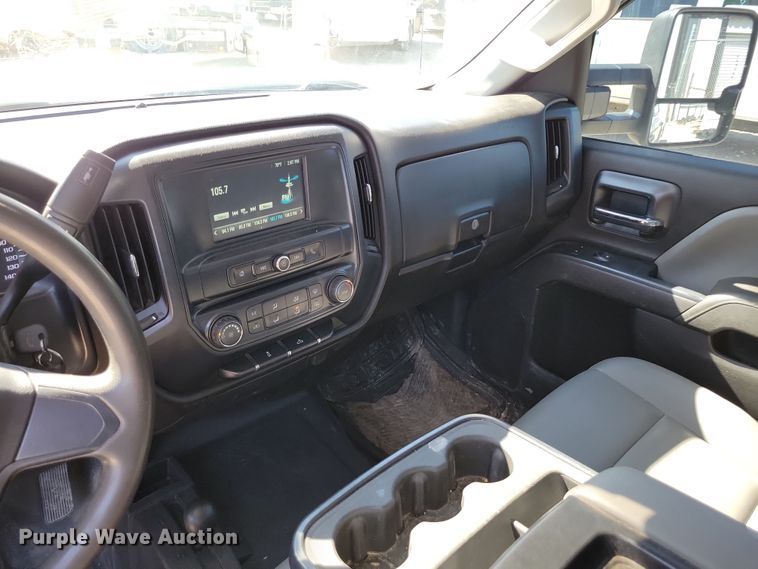 image for item DK4195 2018 Chevrolet Silverado 2500 HD Crew Cab utility bed pickup truck