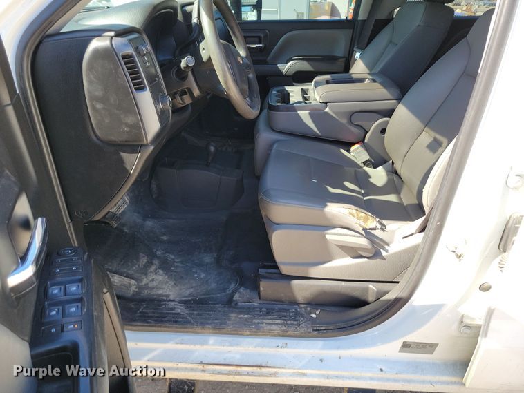 image for item DK4195 2018 Chevrolet Silverado 2500 HD Crew Cab utility bed pickup truck