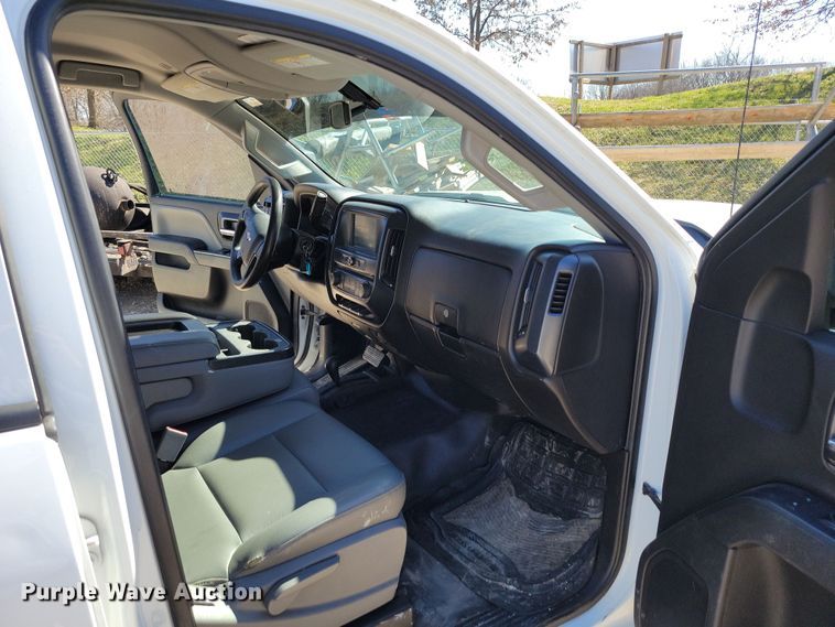 image for item DK4195 2018 Chevrolet Silverado 2500 HD Crew Cab utility bed pickup truck