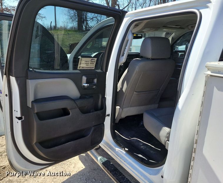 image for item DK4195 2018 Chevrolet Silverado 2500 HD Crew Cab utility bed pickup truck