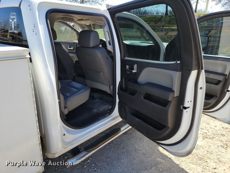 image for item DK4195 2018 Chevrolet Silverado 2500 HD Crew Cab utility bed pickup truck