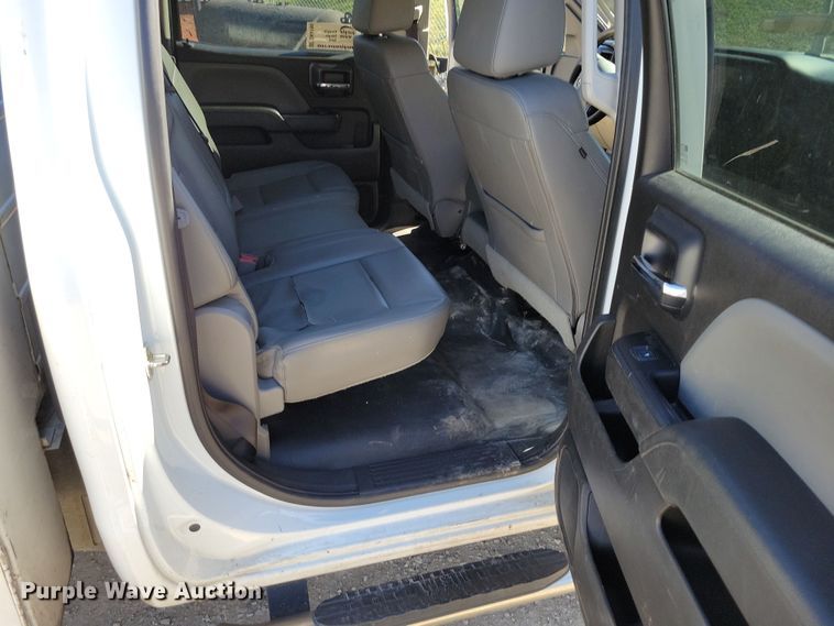 image for item DK4195 2018 Chevrolet Silverado 2500 HD Crew Cab utility bed pickup truck