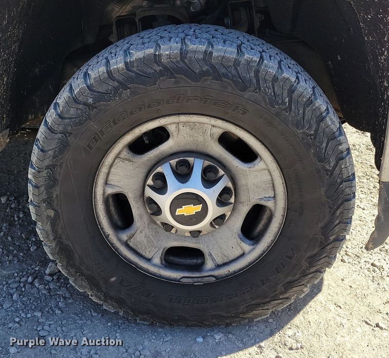 image for item DK4195 2018 Chevrolet Silverado 2500 HD Crew Cab utility bed pickup truck