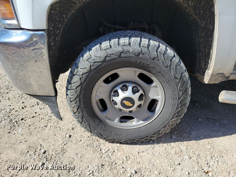 image for item DK4195 2018 Chevrolet Silverado 2500 HD Crew Cab utility bed pickup truck