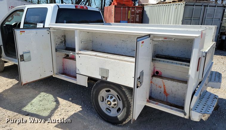 image for item DK4196 2018 Chevrolet Silverado 2500 HD Crew Cab utility bed pickup truck