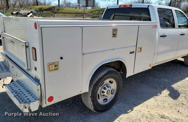 image for item DK4196 2018 Chevrolet Silverado 2500 HD Crew Cab utility bed pickup truck