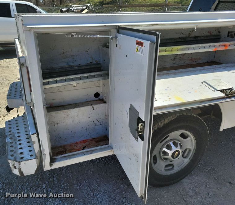 image for item DK4196 2018 Chevrolet Silverado 2500 HD Crew Cab utility bed pickup truck