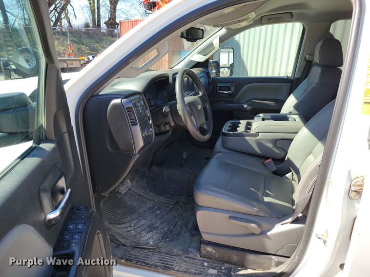 image for item DK4196 2018 Chevrolet Silverado 2500 HD Crew Cab utility bed pickup truck