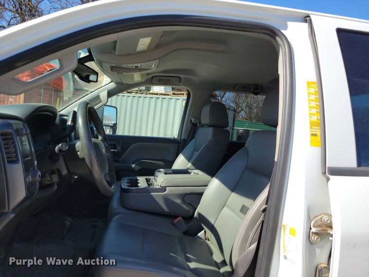 image for item DK4196 2018 Chevrolet Silverado 2500 HD Crew Cab utility bed pickup truck