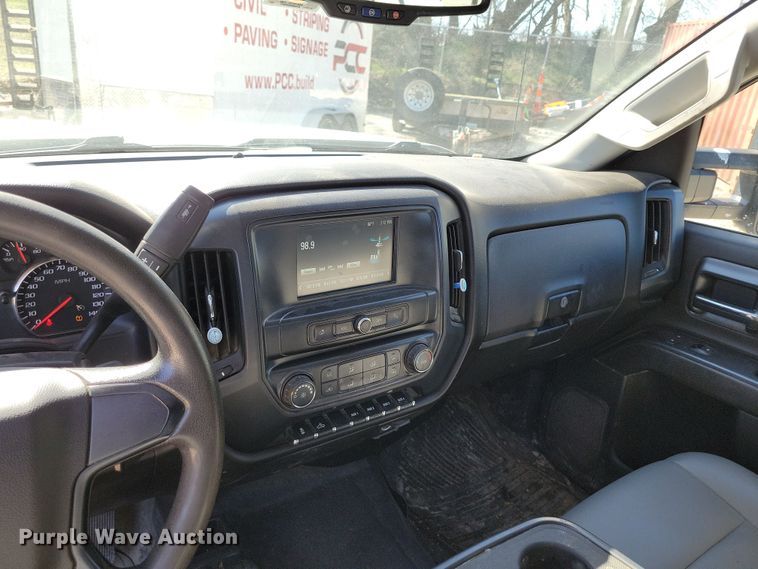 image for item DK4196 2018 Chevrolet Silverado 2500 HD Crew Cab utility bed pickup truck