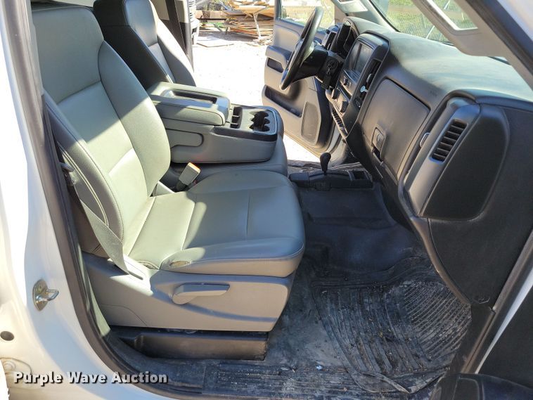 image for item DK4196 2018 Chevrolet Silverado 2500 HD Crew Cab utility bed pickup truck