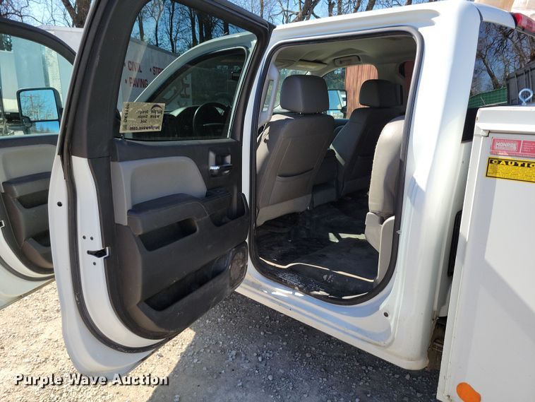 image for item DK4196 2018 Chevrolet Silverado 2500 HD Crew Cab utility bed pickup truck