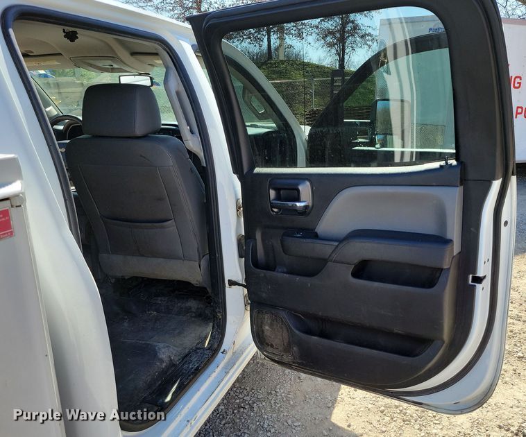 image for item DK4196 2018 Chevrolet Silverado 2500 HD Crew Cab utility bed pickup truck