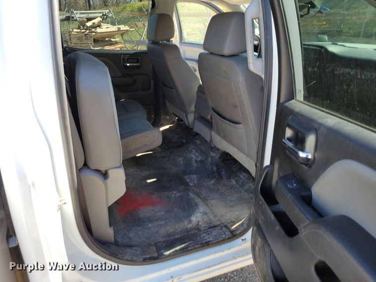 image for item DK4196 2018 Chevrolet Silverado 2500 HD Crew Cab utility bed pickup truck