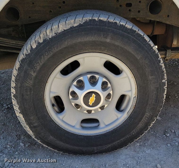 image for item DK4196 2018 Chevrolet Silverado 2500 HD Crew Cab utility bed pickup truck