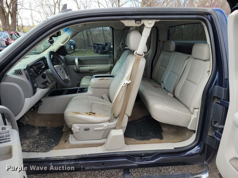 image for item DK4219 2007 GMC Sierra 1500 Ext. Cab pickup truck