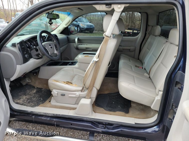 image for item DK4219 2007 GMC Sierra 1500 Ext. Cab pickup truck