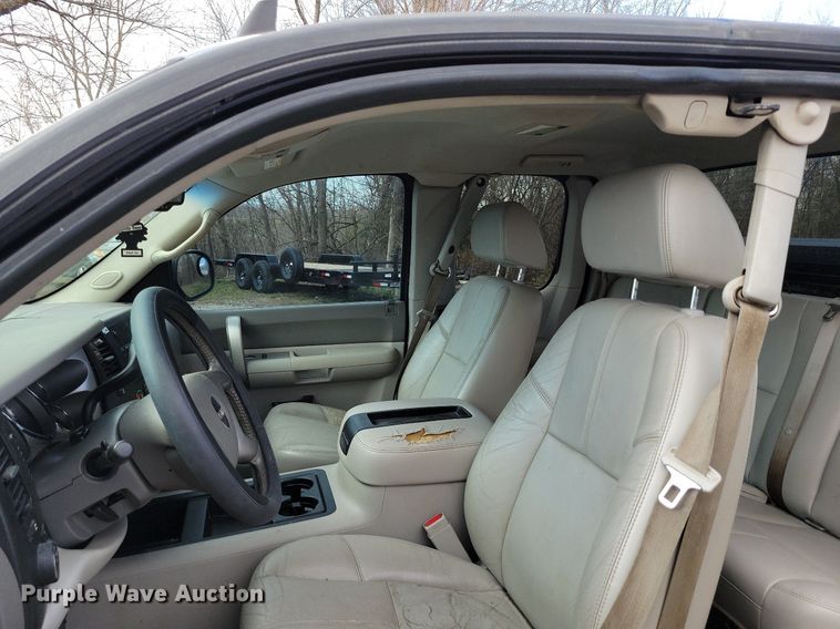 image for item DK4219 2007 GMC Sierra 1500 Ext. Cab pickup truck