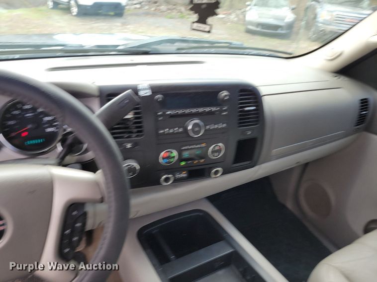 image for item DK4219 2007 GMC Sierra 1500 Ext. Cab pickup truck