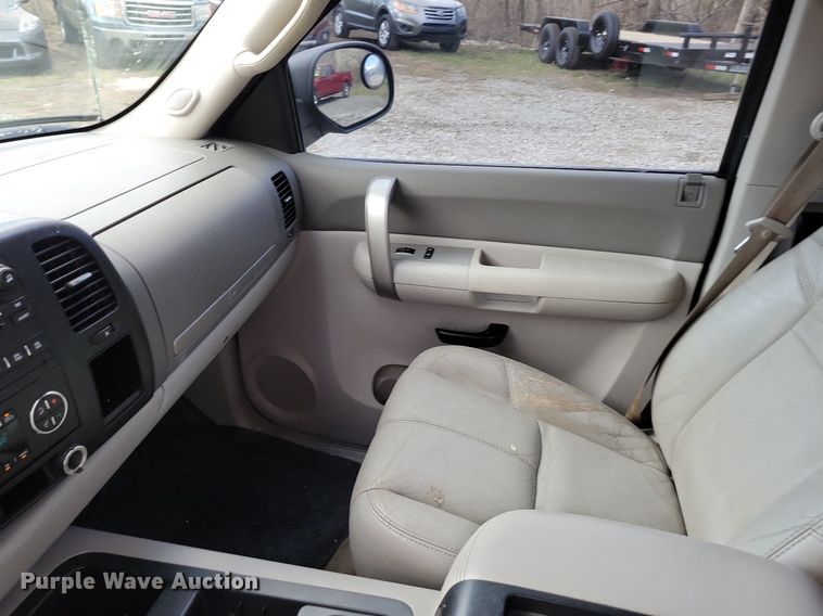 image for item DK4219 2007 GMC Sierra 1500 Ext. Cab pickup truck