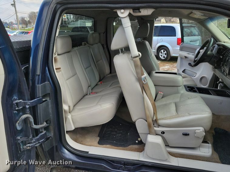 image for item DK4219 2007 GMC Sierra 1500 Ext. Cab pickup truck