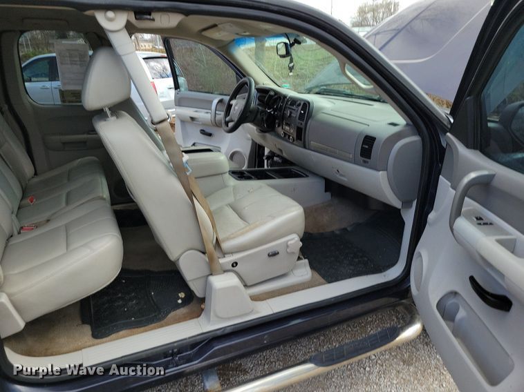 image for item DK4219 2007 GMC Sierra 1500 Ext. Cab pickup truck