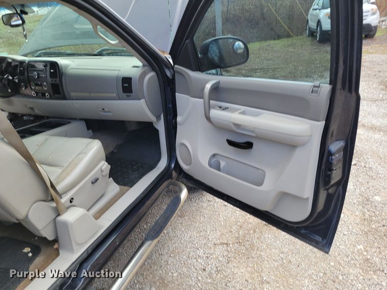 image for item DK4219 2007 GMC Sierra 1500 Ext. Cab pickup truck