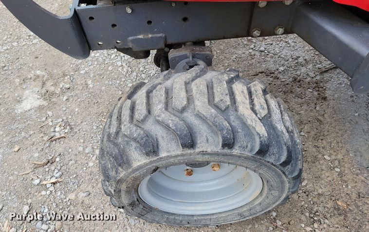 image for item DK4222 2018 Massey Ferguson GC1720 tractor