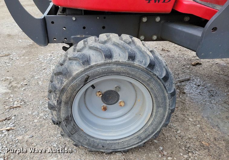 image for item DK4222 2018 Massey Ferguson GC1720 tractor