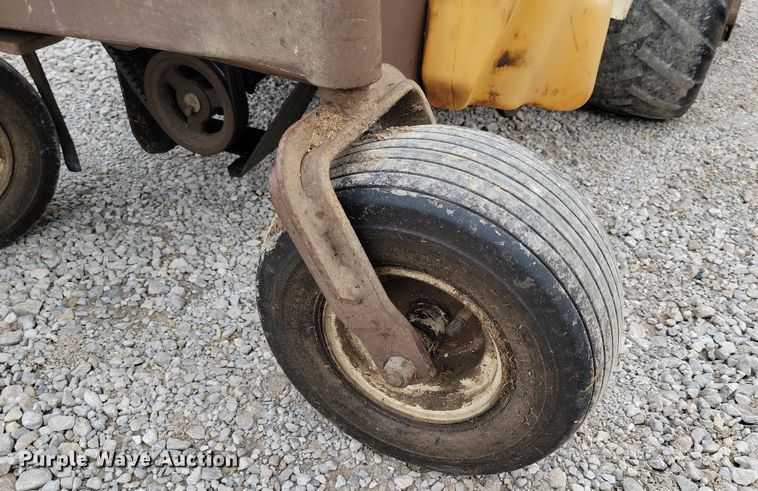 image for item DK4223 Grasshopper 725G2 ZTR lawn mower