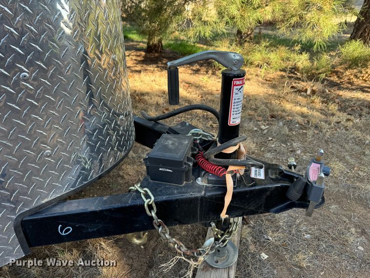 image for item DK6800 2021 Royal Cargo LCHT35-716-86 enclosed cargo trailer