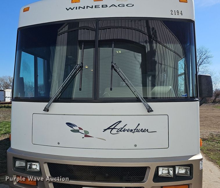 image for item DM1560 1998 Winnebago Adventurer RV