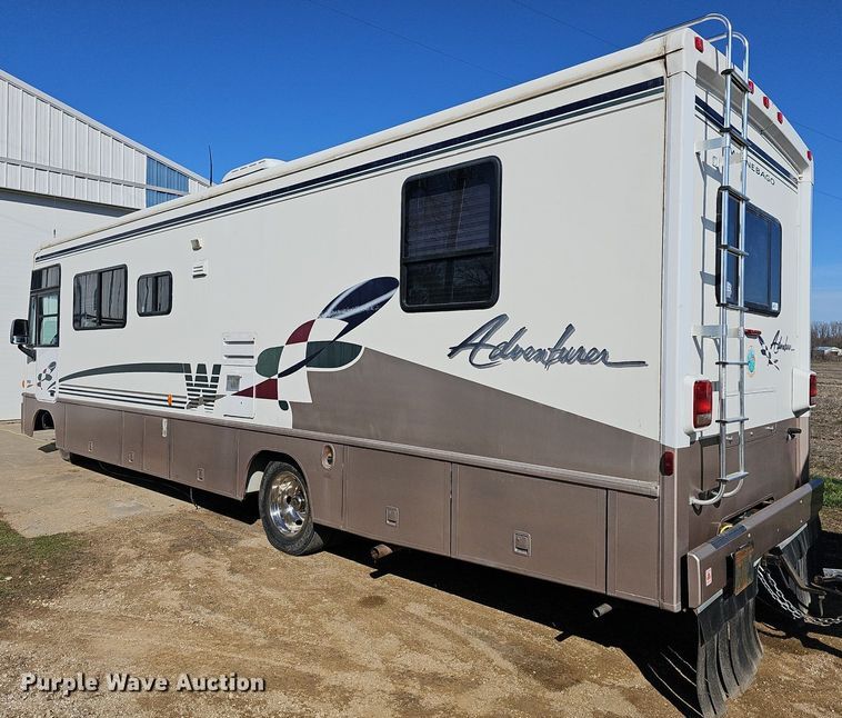 image for item DM1560 1998 Winnebago Adventurer RV
