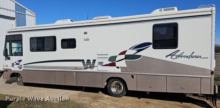 image for item DM1560 1998 Winnebago Adventurer RV