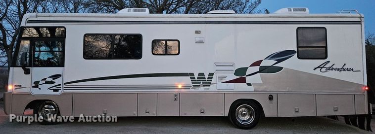 image for item DM1560 1998 Winnebago Adventurer RV