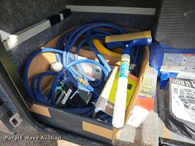 image for item DM1560 1998 Winnebago Adventurer RV