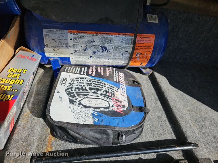 image for item DM1560 1998 Winnebago Adventurer RV