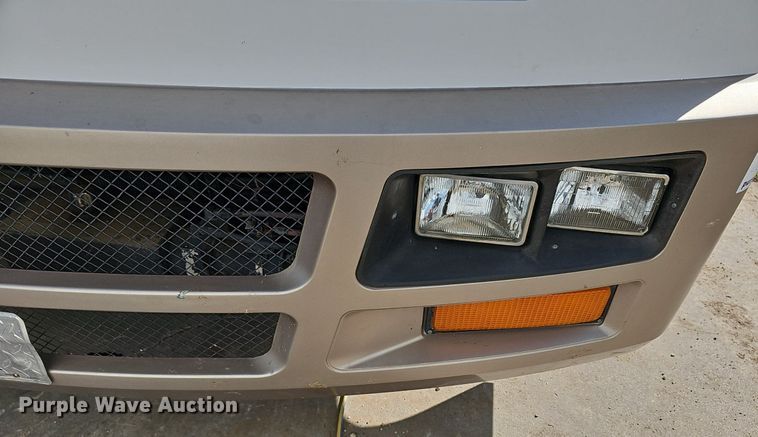 image for item DM1560 1998 Winnebago Adventurer RV