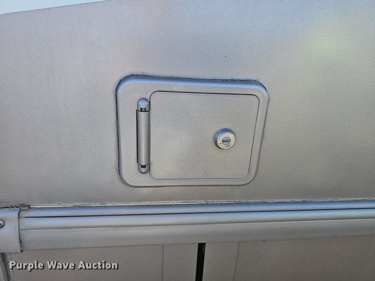 image for item DM1560 1998 Winnebago Adventurer RV