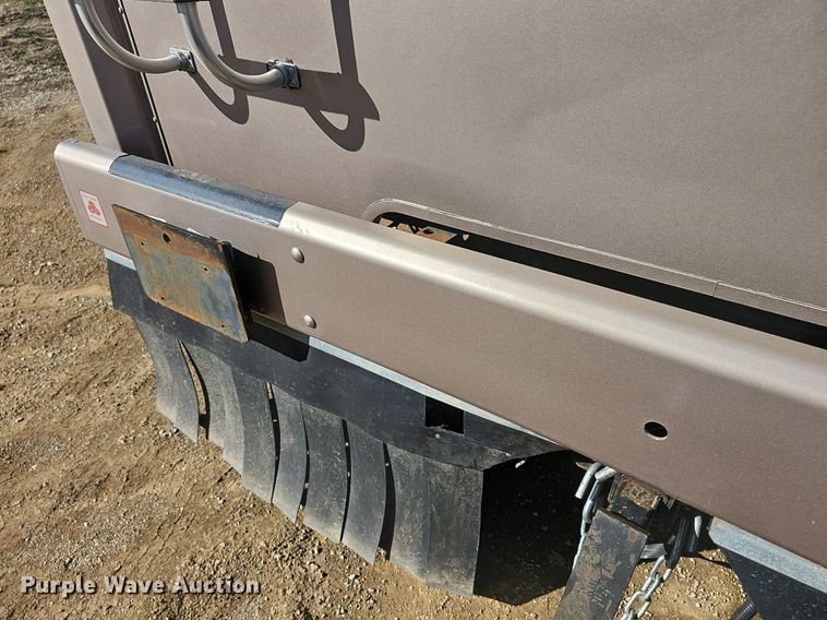 image for item DM1560 1998 Winnebago Adventurer RV