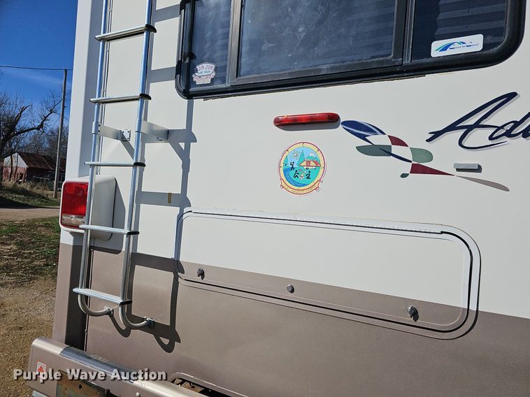 image for item DM1560 1998 Winnebago Adventurer RV