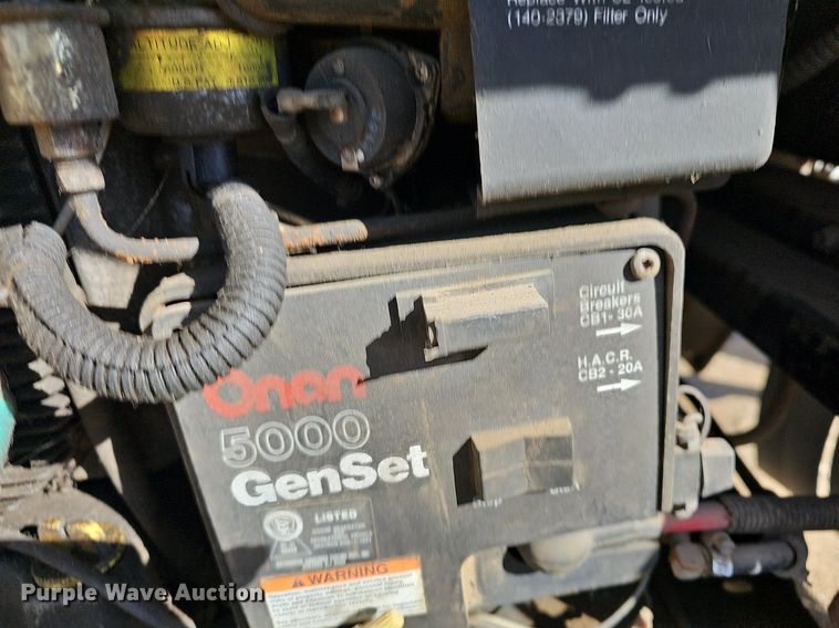 image for item DM1560 1998 Winnebago Adventurer RV