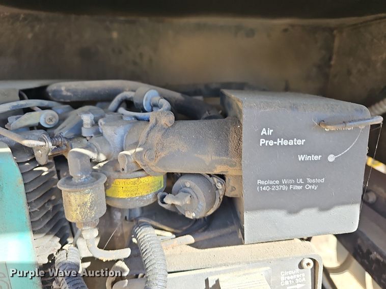 image for item DM1560 1998 Winnebago Adventurer RV