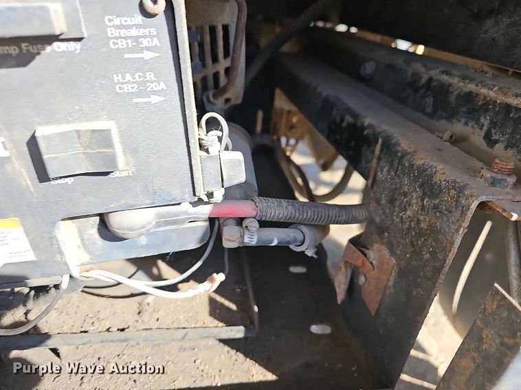 image for item DM1560 1998 Winnebago Adventurer RV