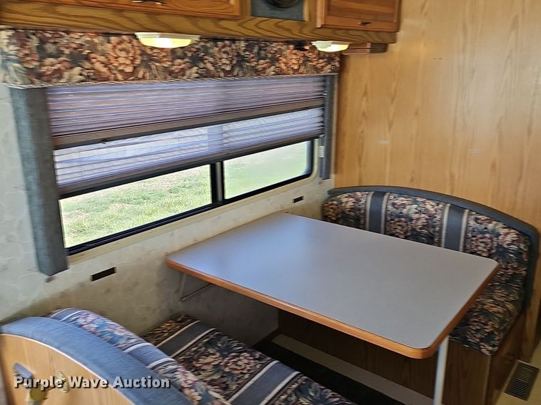 image for item DM1560 1998 Winnebago Adventurer RV
