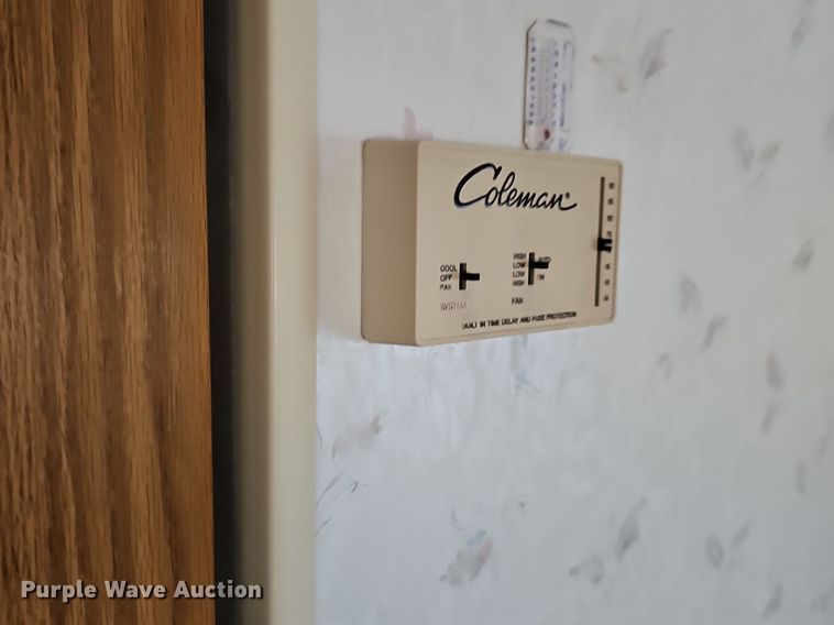 image for item DM1560 1998 Winnebago Adventurer RV