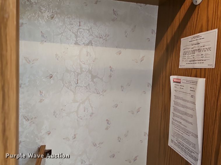 image for item DM1560 1998 Winnebago Adventurer RV